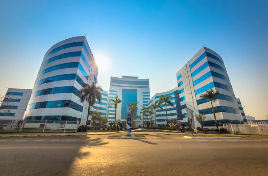 Avenida Farquar, em frente ao Palácio Rio Madeira, será interditada para o “Natal de Luz” do governo de Rondônia