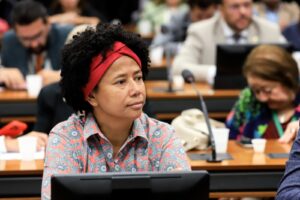 Comissão aprova relatório da deputada Sílvia Cristina favorável…