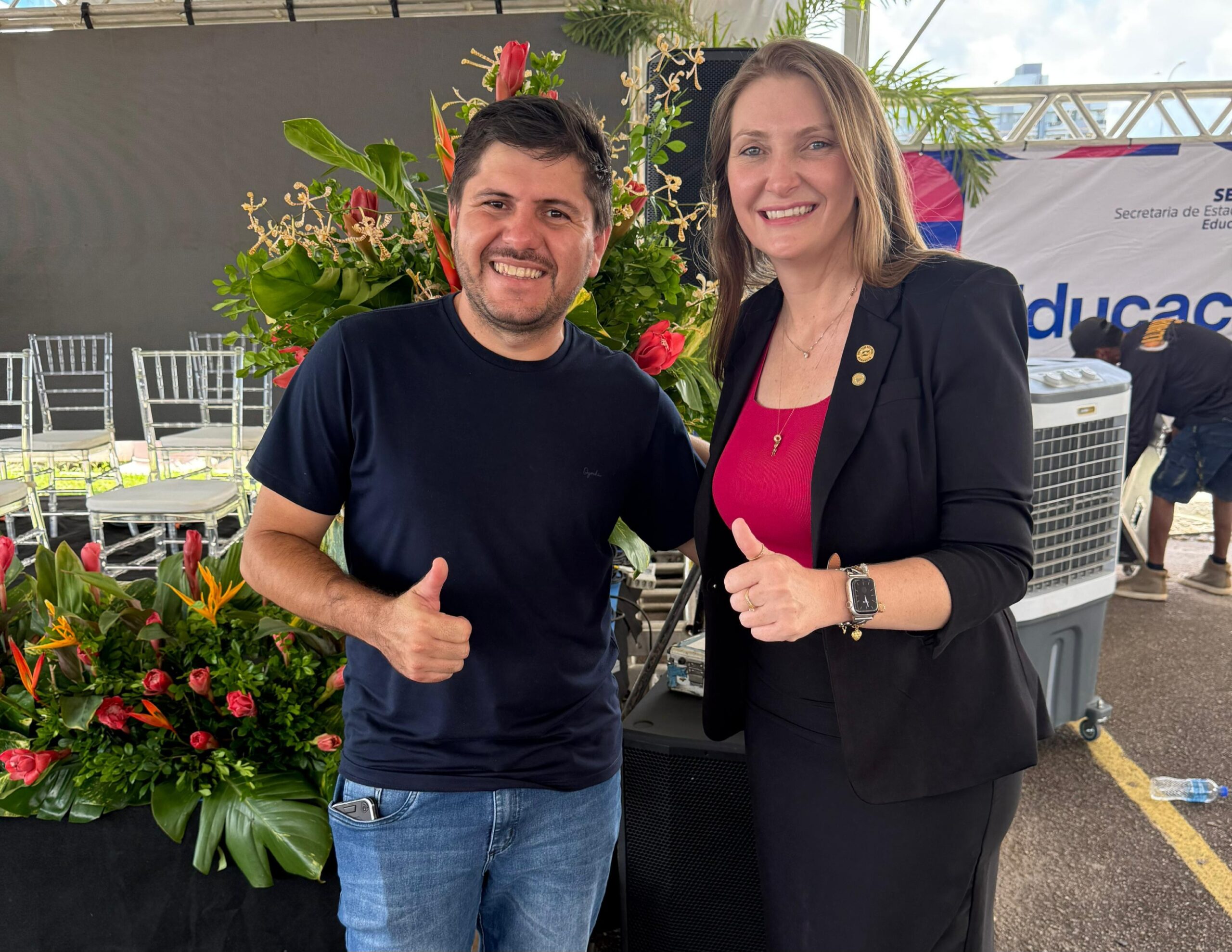 Van odontológica é entregue a&hellip;