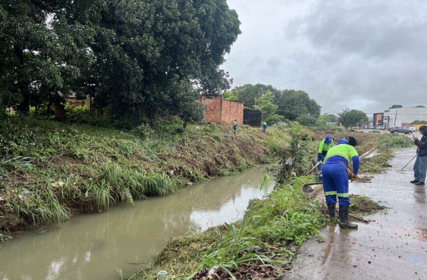 Prefeitura intensifica limpeza de canal&hellip;