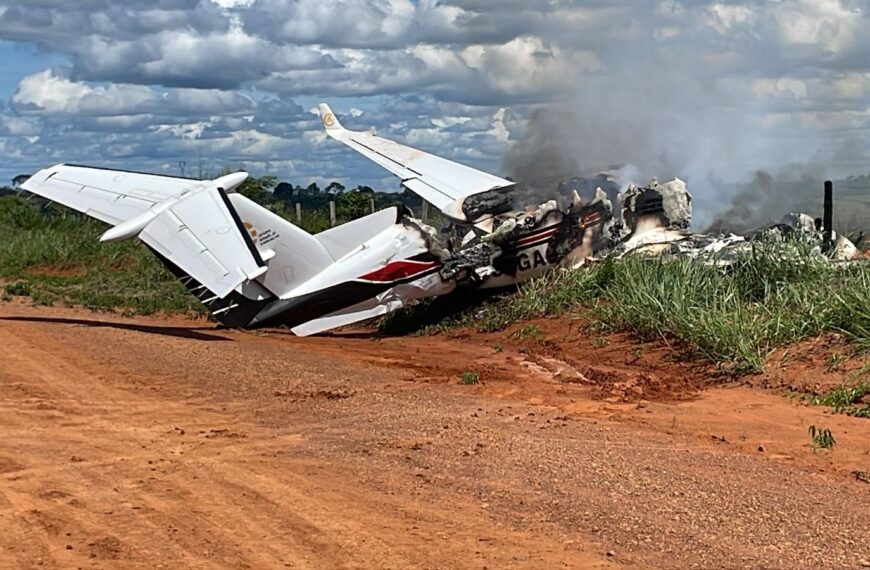 Avião com Políticos de Rondônia cai e pega fogo; todos a bordo sobrevivem