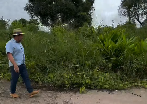 Vereador Adriano Gomes visita Jaci Paraná, fiscaliza ruas e ouve demandas da população