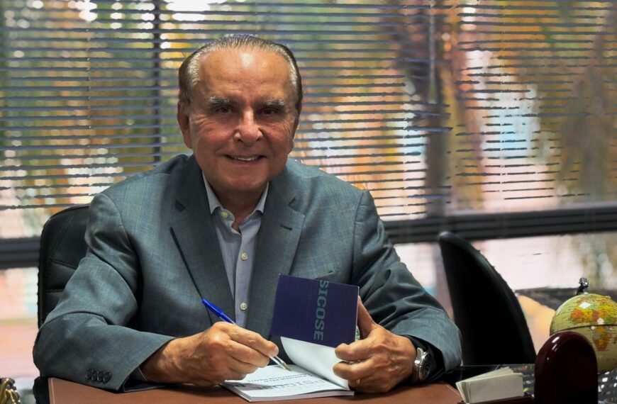 Dr. Aparício Carvalho lança “Psicose&hellip;