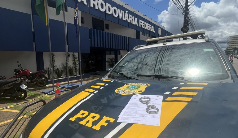 PRF prende dois homens com mandados de prisão na BR-364, em Itapuã do Oeste e Porto Velho