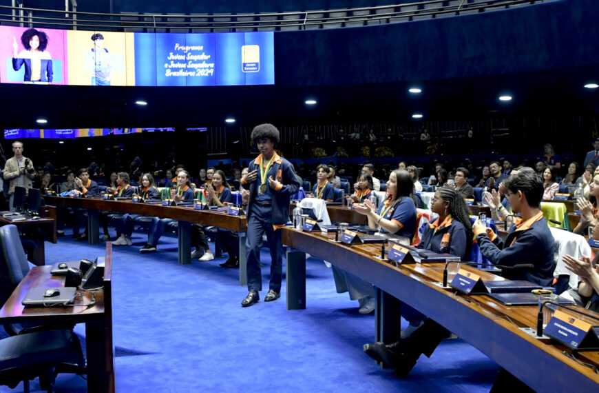 Abertas inscrições para o Concurso de redação do Programa Jovem Senador