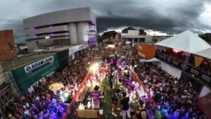 Mesmo sob forte chuva Banda do Vai Quem&hellip;