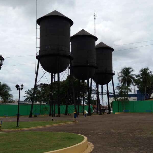 Criminalidade no Centro: mais um casal é roubado por dupla em moto na praça das Três Caixas D’Água