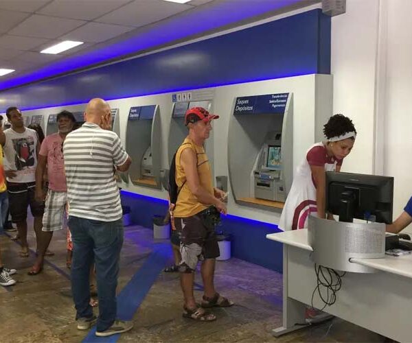 Feriado de Páscoa: bancos fecham na sexta-feira (3);