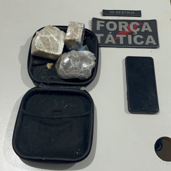 MÃE E FILHA SÃO PRESAS COM DROGAS DURANTE AÇÃO DA FORÇA TÁTICA NA VILA PRINCESA