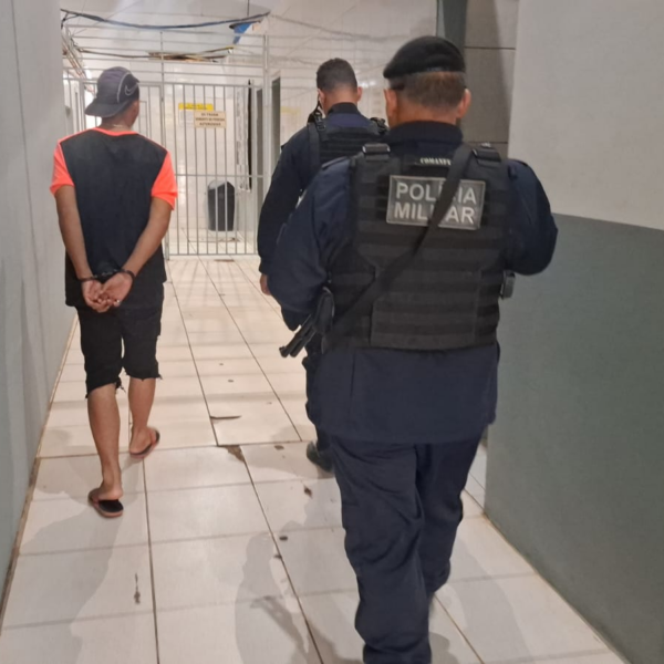Homem invade residência da ex-companheira em Porto Velho, ameaça matá-la e queima suas roupas