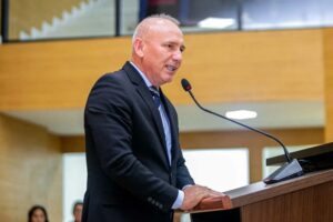 Inelegível, deputado Ezequiel Neiva articula apoio de prefeitos&hellip;