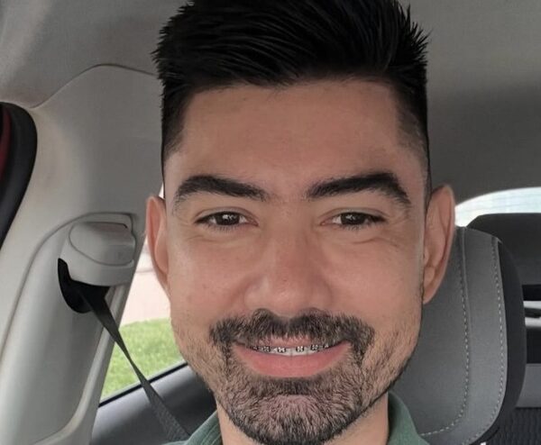 Uma família registra denúncia de morte após colonoscopia em clínica de Rondônia; polícia abre investigação.