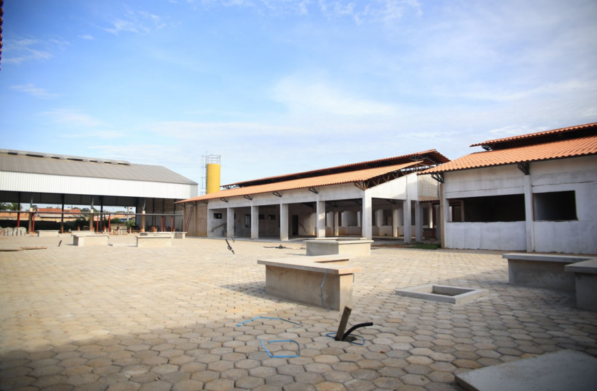 As obras de escolas nos bairros Cristal da Calama e Orgulho do Madeira seguem em andamento.