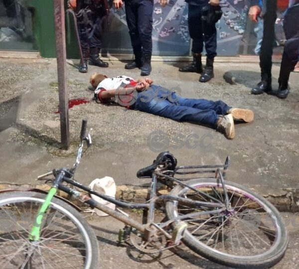 Criminoso sofre espancamento após assaltar mulher em Porto Velho.