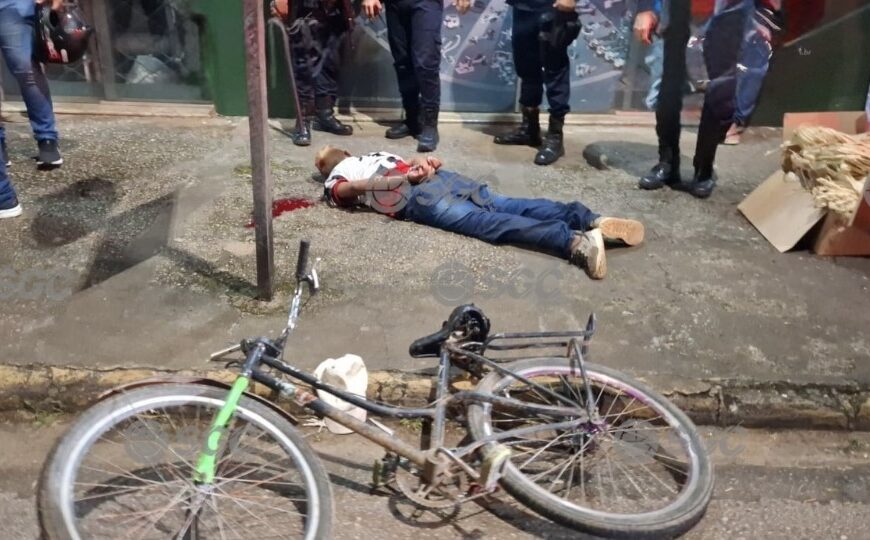 Criminoso sofre espancamento após assaltar mulher em Porto Velho.