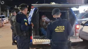 Pai é preso após deixar filhas de 6&hellip;