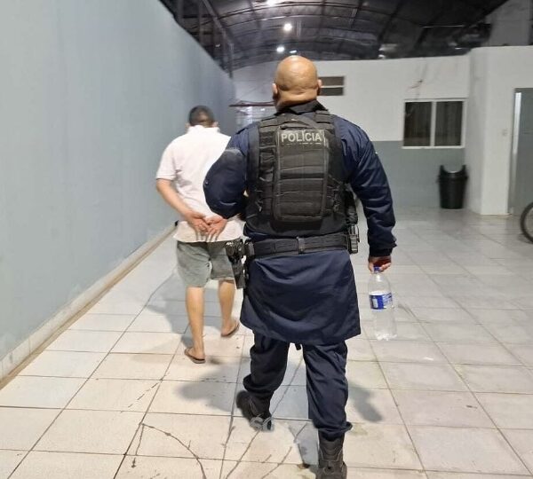 Homem de 34 anos agride irmã após discussão por vaga de estacionamento na casa do pai