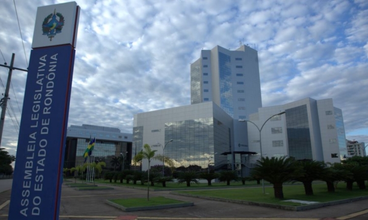 CCJR da Alero retoma reuniões e analisa projetos em pauta Comissão debate propostas sobre crimes cibernéticos com uso de inteligência artificial e violência contra a mulher