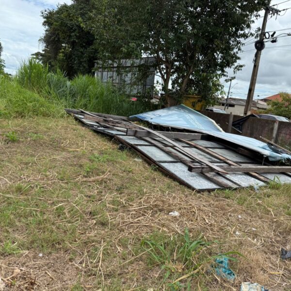 Outdoors irregulares se espalham pela capital e podem causar transtornos à população