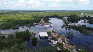 Travessia no rio Autaz Mirim, na BR-319, é&hellip;