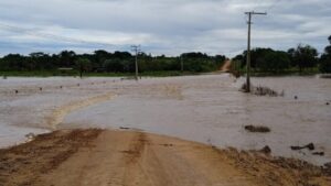 Chuvas fortes interditam ponte e isolam comunidades no&hellip;