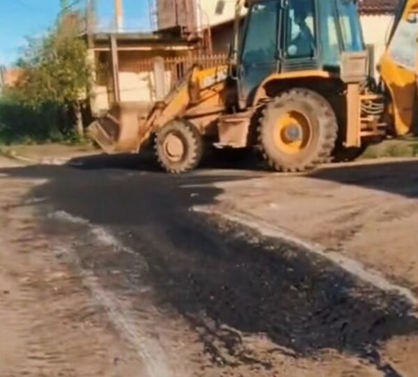 Pedido de Adriano Gomes garante operação tapa-buraco na Rua Humberto Florêncio, no bairro Cidade Nova