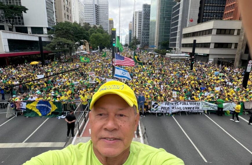 Coronel Chrisóstomo afirmou que o Brasil despertou e que as manifestações realizadas pelo país representaram mais um recado da população.