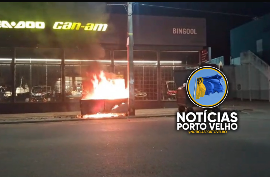 Cenas de abandono: incêndio em lixeira assusta comerciantes na região central de Porto Velho