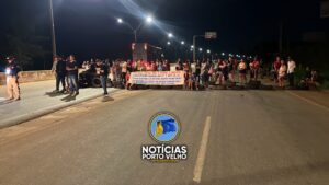 PROTESTO: moradores fecham BR e cobram prefeito por&hellip;