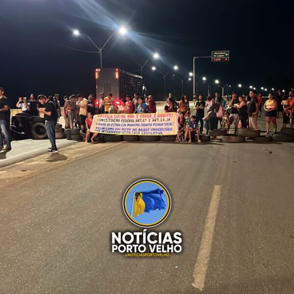PROTESTO: moradores fecham BR e cobram prefeito por abandono em Porto Velho
