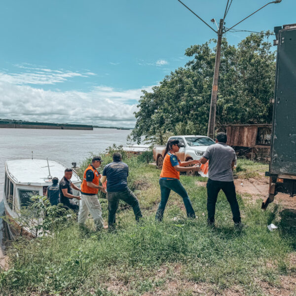 Defesa Civil realiza missão humanitária e leva água potável a comunidades isoladas