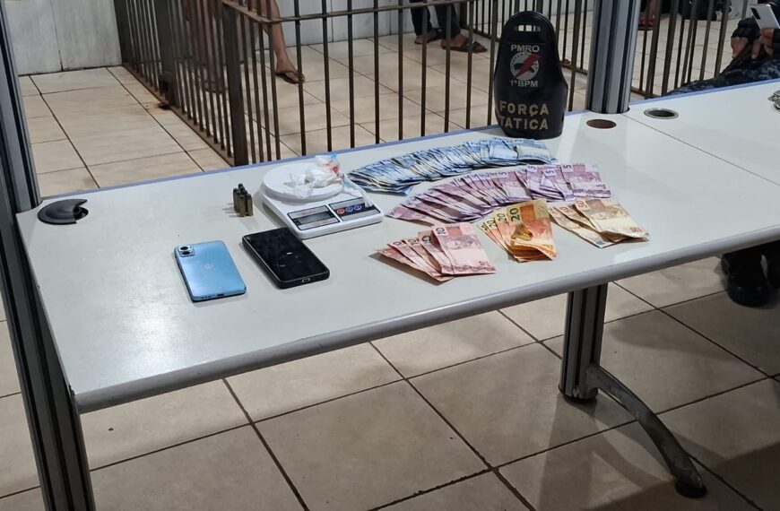 FORÇA TÁTICA DO 1º BPM ESTOURA BOCA DE FUMO E DETÉM ADOLESCENTE E COMPARSAS&hellip;