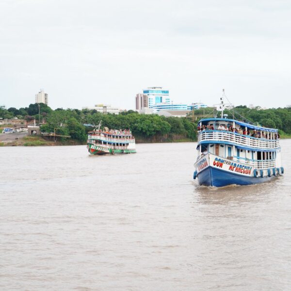Passeio de barco no rio Madeira une lazer, cultura e geração de renda em Porto Velho