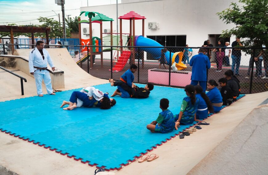 Projeto Construindo Campeões atende cerca de 200 jovens na Praça CEU, em Porto Velho