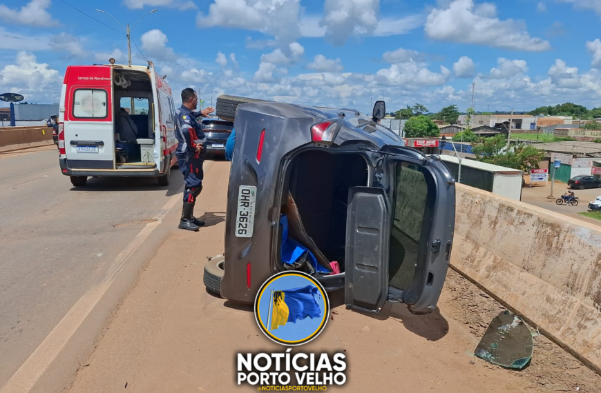 HB20 CAPOTA NA BR-364 SOBRE VIADUTO DA JATUARANA E POR POUCO NÃO CAI DO VIADUTO