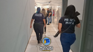 DROGA NO ESTÔMAGO: MULHER É PRESA E ADOLESCENTE&hellip;
