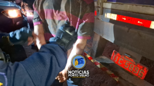 PERSEGUIÇÃO POLICIAL TERMINA COM HOMEM PRESO E SIMULACRO&hellip;