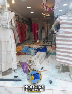 LOJA É ARROMBADA E VÁRIAS PEÇAS DE ROUPAS&hellip;