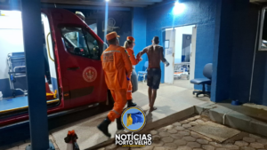 HOMEM É ESFAQUEADO E SE ESCONDE EM TERRENO&hellip;
