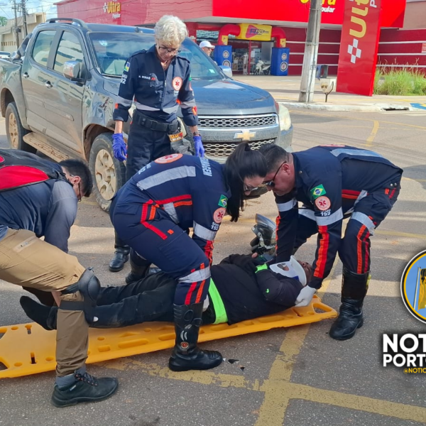 GRAVE ACIDENTE: MOTOBOY FICA FERIDO APÓS COLISÃO COM CAMINHONETE NA AVENIDA CARLOS GOMES