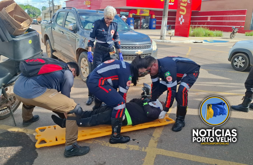 GRAVE ACIDENTE: MOTOBOY FICA FERIDO APÓS COLISÃO COM CAMINHONETE NA AVENIDA CARLOS GOMES