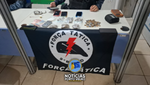 Operação policial desarticula ponto de tráfico e prende&hellip;