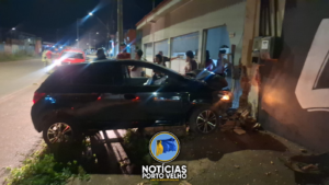 BRIGA DE CASAL TERMINA EM ACIDENTE: MOTORISTA PERDE&hellip;
