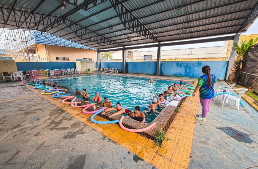Hidroginástica melhora saúde e rotina de idosos em Porto Velho