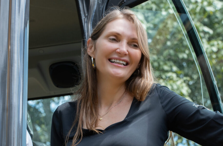 Seringueiras garante R$ 210 mil para telas interativas com apoio de Deputada Lebrinha