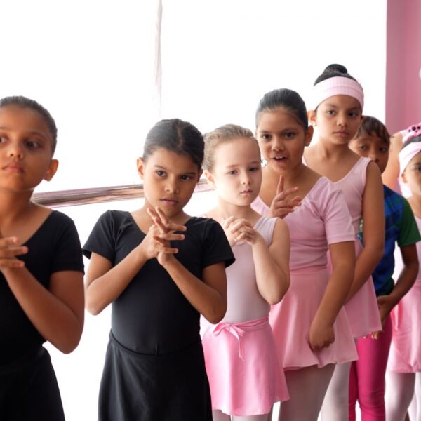Ballet transforma rotina de crianças e contribui para aprendizado em Porto Velho