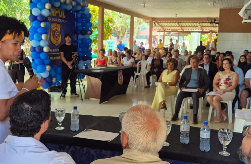 Deputada Silvia Cristina prestigia posse da nova diretoria do Sinpol em Porto Velho