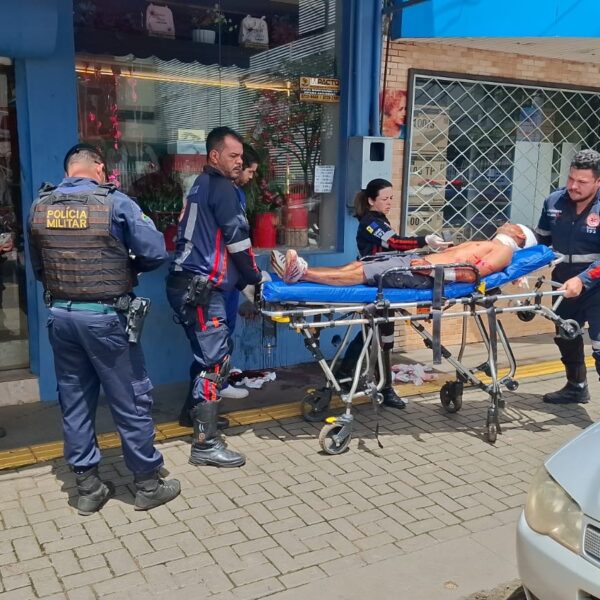 🚨 HOMEM É ATACADO A GOLPES DE TERÇADO E FICA EM ESTADO GRAVÍSSIMO NO KM 1