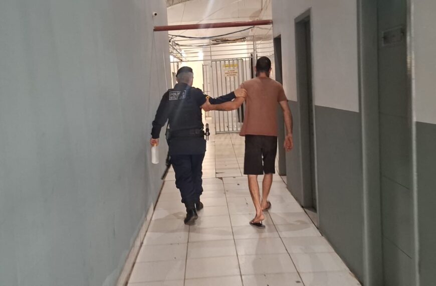 HOMEM DE 35 ANOS É PRESO APÓS AMEAÇAR E AGREDIR JOVEM DE 18 ANOS EM CANDEIAS DO JAMARI.
