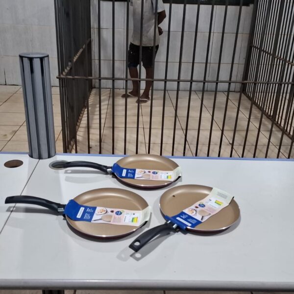 IDOSO DE 56 ANOS É PRESO APÓS FURTAR PANQUEQUEIRAS EM SUPERMERCADO NA CAPITAL